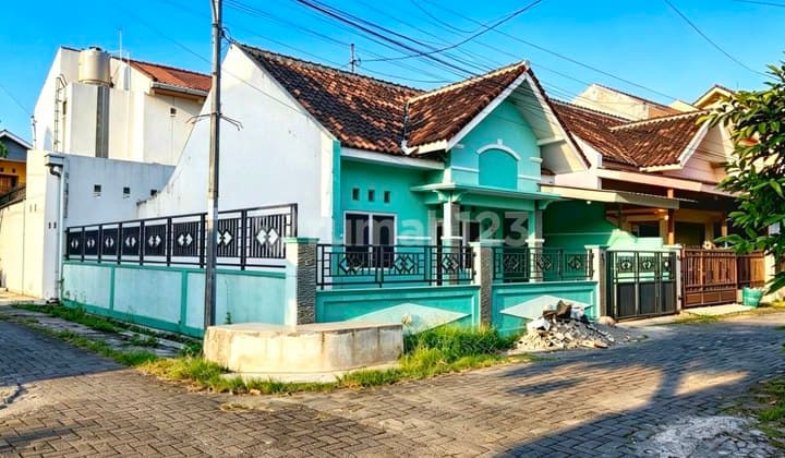 Kontrakan Rumah Hook Nyaman Dekat Exit Tol