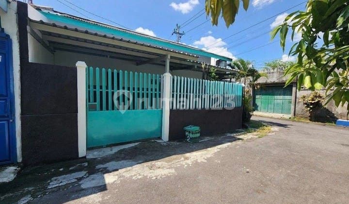 Kost Renovated Strategis Dekat Jln Slamet Riyadi