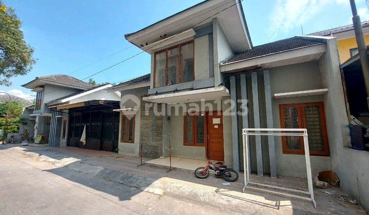 Rumah Cantik 2 In 1 Perum Nyaman One Gate Strategis Dekat Kampus Ums