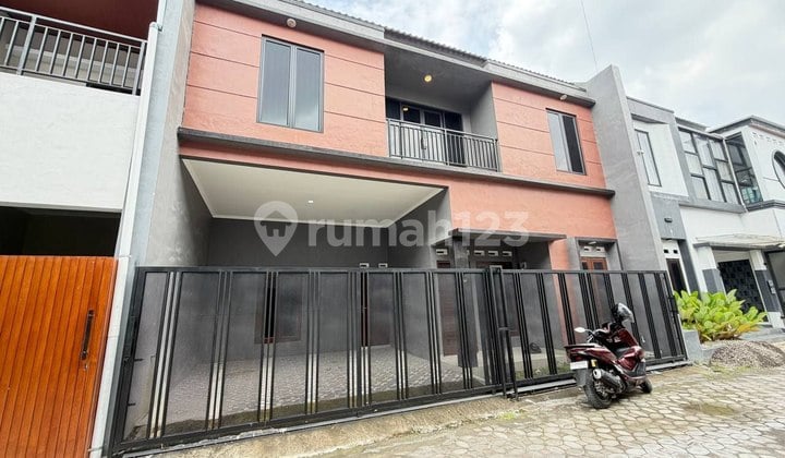 Kontrakan Rumah Cantik Terawat Dekat Jalan Raya Adi Sucipto