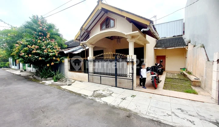 Rumah Fajar Indah Dekat Gor Manahan dan Gate In/Exit Tol