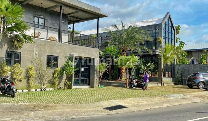 Ruang Usaha Cafe Cantik Modern Dekat Kampus Uns Dan Isi