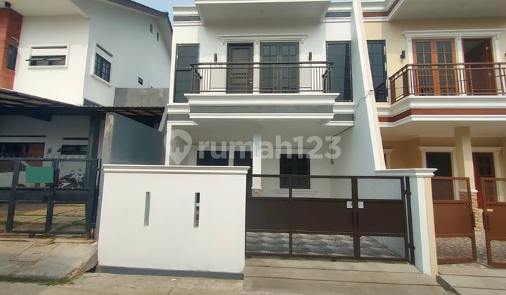 Dijual Rumah 2 Lantai Bangunan Baru di Jati Asih Bekasi