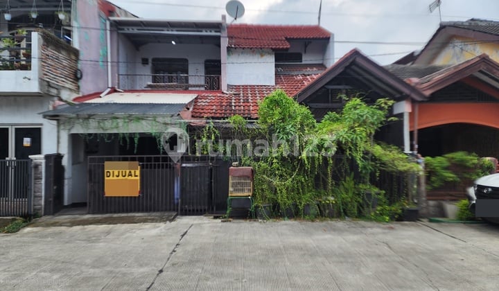 For Sale Spacious and Strategic House in Masnaga Jaka Sampurna Bekasi