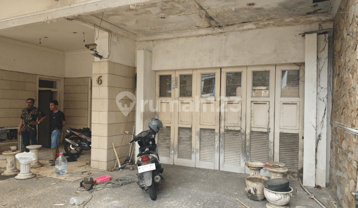 Rumah Jalan Juwono Surabaya 2 Lantai Lokasi Strategis