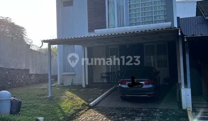 Rumah 2 lantai dijual cepat