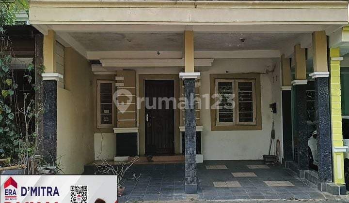 Semi one-story house House