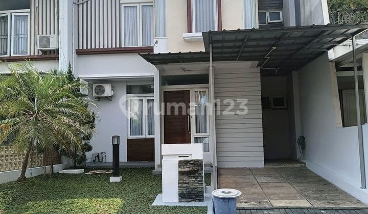 Rumah dua lantai terawat