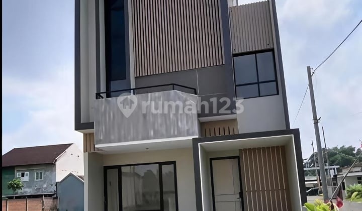 Rumah 2 Lantai Nol Jalan Bumiayu Kota Malang