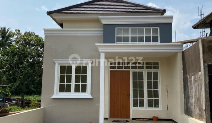 Rumah Villa Dengan View Pegunungan Kota Malang