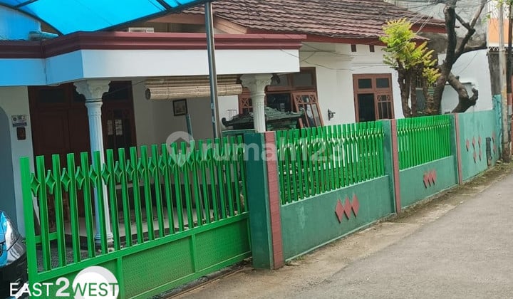 Quick Sale Ready-to-Occupy House on Jalan Haji Miad Cepete, South Jakarta
