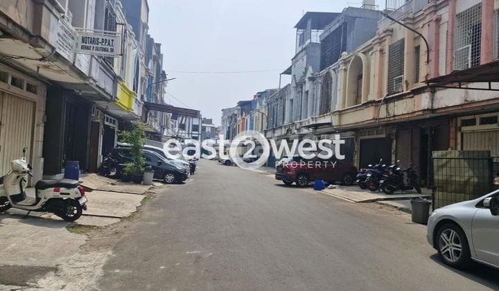 Ruko Gandeng Pelangi Taman Palem Lestari Cengkareng Jakarta Barat