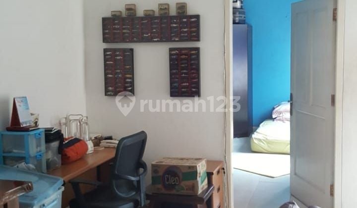 Rumah Dalam Komplex Galaxy Bekasi Jawa Barat