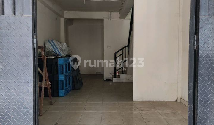 Ruko Siap Huni di Jakarta Pusat Depan Jalan Raya