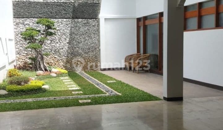 Rumah Furnished di Setrasari Kulon, Kota Bandung