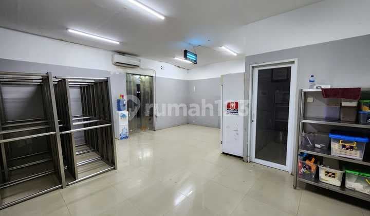 Ruang Usaha Plus Gudang di Jalan Raya Kopo Bandung