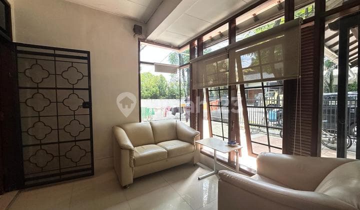 Rumah Bagus Terawat Semi Furnished di Batununggal Kota Bandung