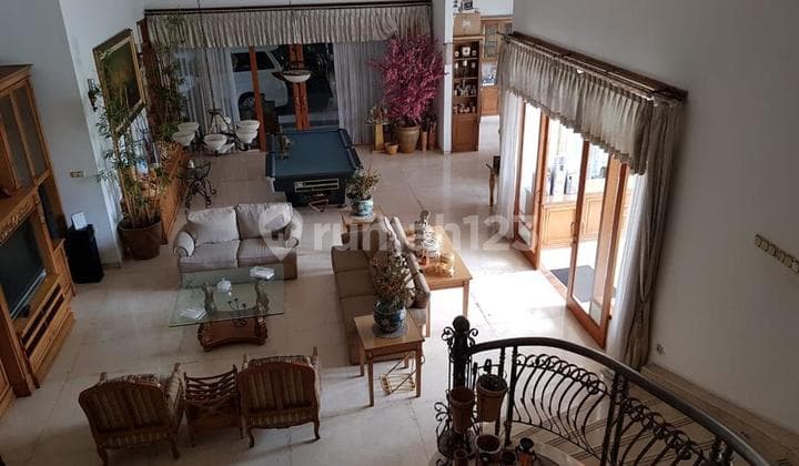 Rumah Mewah Asri Ada Kolam Renang di Sinarmanah Pasteur Bandung