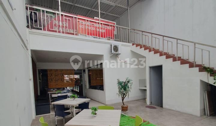 3-Story Ready-to-Use Shop House in the Batununggal Indah Raya Area