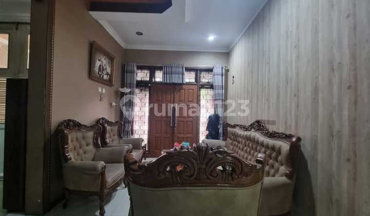 Rumah 2 1/4 Lantai di Komp. Graha Pesona Cisaranten Full Furnish