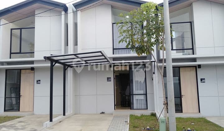 Dikontrakkan Rumah 2 Lantai Full Furnished 2 Kamar Tidur Kawasan KIIC di Karawang