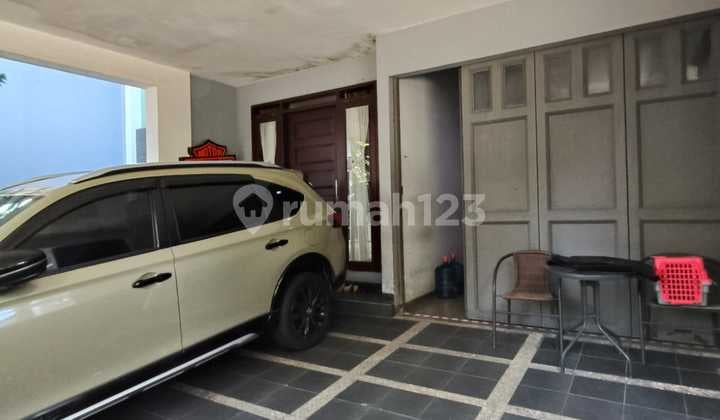 DIJUAL RUMAH TERAWAT 2 LANTAI KOMPLEK BATUNUNGGAL BANDUNG