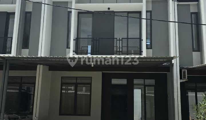 Dijual Rumah Baru di Cluster baru di Taman Kopo Indah Bandung