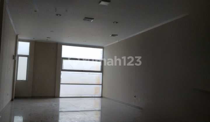 Dijual / Disewakan Ruko Bagus Lokasi Strategis di Holis Bandung