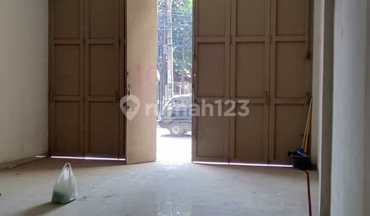 Dijual Ruko Strategis 3 lantai Siap Pakai di Buah Batu Bandung