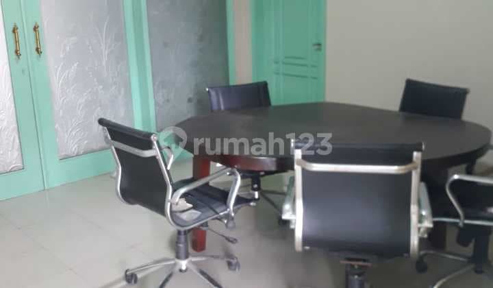 Disewakan Rumah Strategis Untuk Kantor & Cafe Sayap Riau Bandung