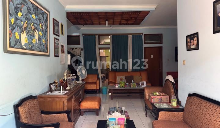 For Sale Well-Maintained Strategic House in Sriwijaya Wing, Bandung