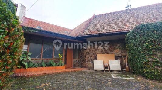 For Sale: Nice House for Cafe/Office on Sayap Diponegoro, Bandung