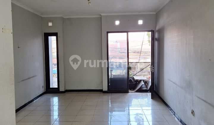 For Rent: Strategic 3-story shop house for business in Kopo, Bandung.