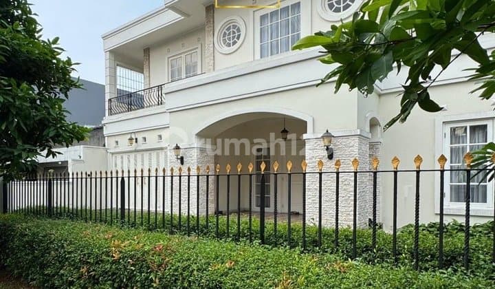 Rumah Cantik Bagus SHM Pondok Indah, Jakarta Selatan