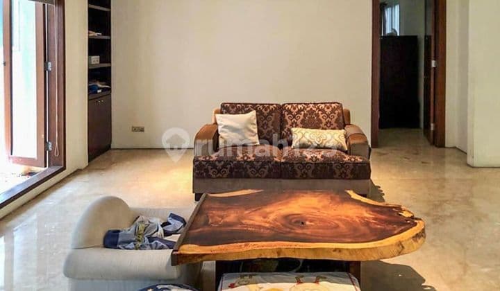 Rumah 2 Lantai Bagus SHM di Tulodong, Jakarta Selatan