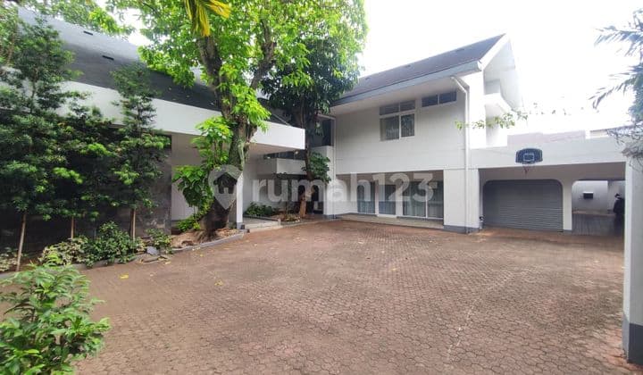 Disewakan Rumah Bagus SHM Kemang, Jakarta Selatan