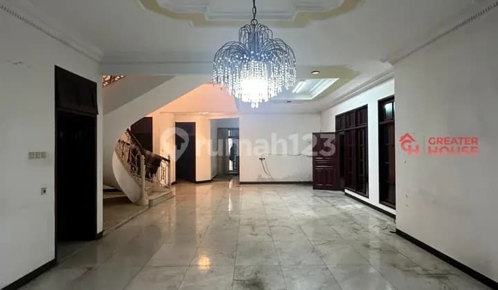 Rumah Bagus Bisa Usaha Unfurnished SHM Panglima Polim, Jakarta Selatan
