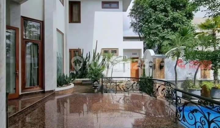 Rumah SCBD, Jakarta Selatan Bagus Semi Furnished SHM