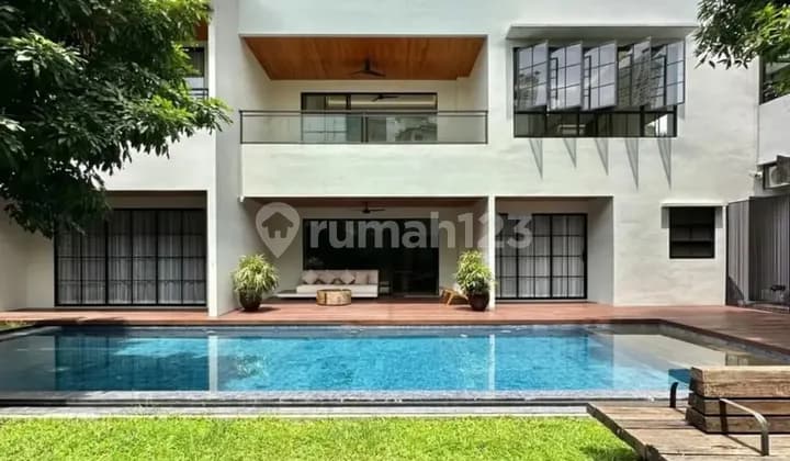 Rumah Bagus Kebayoran Baru, Jakarta Selatan SHM Semi Furnished