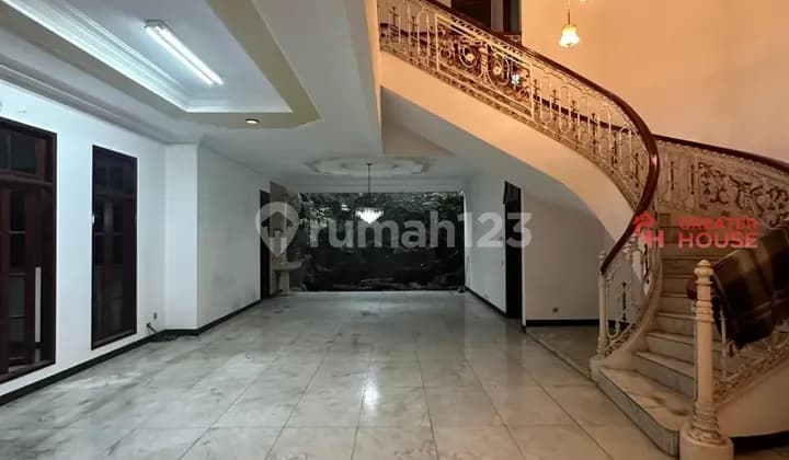 Rumah Bagus Bisa Usaha Unfurnished SHM Panglima Polim, Jakarta Selatan