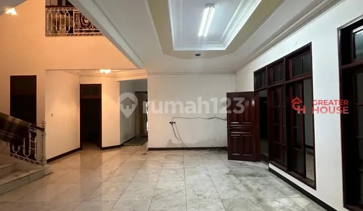 Rumah Bagus Bisa Usaha Unfurnished SHM Panglima Polim, Jakarta Selatan