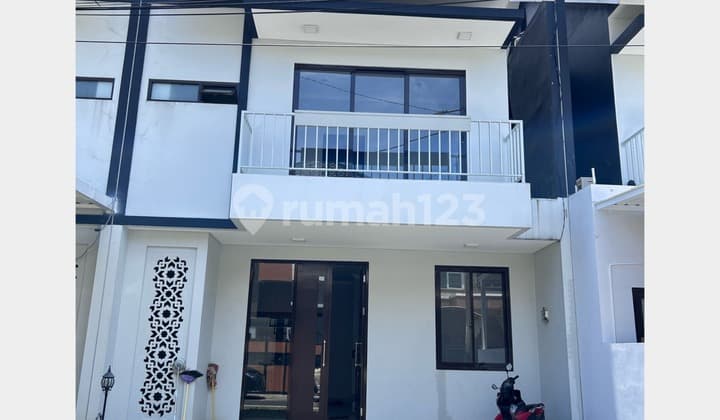 Modern Minimalist House in Antapani Cluster Near Setra Dago, Bandung