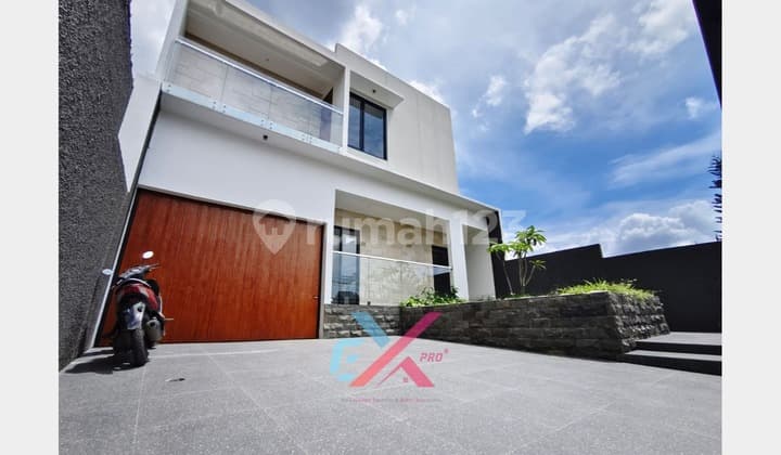 Rumah Mewah Furnished di Setiabudi Regency Dkt Kampus Upi Bandung