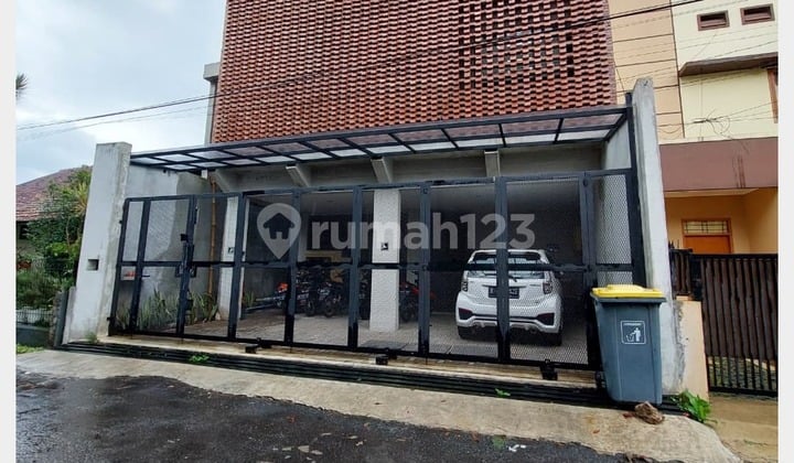 Rumah Kost 3 Lantai di Cisitu Dago Dkt Akses Tol Pasteur Bandung