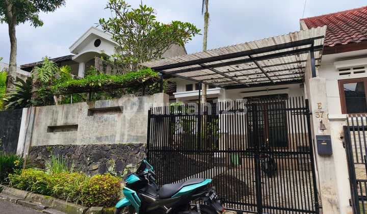 Rumah SIAP HUNI di Kawasan Elite Pondok Hijau Setiabudi Bandung