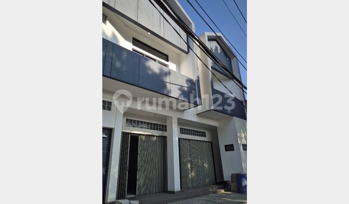 Dijual Ruko Strategis di Mainroad Cigadung Dago Bandung