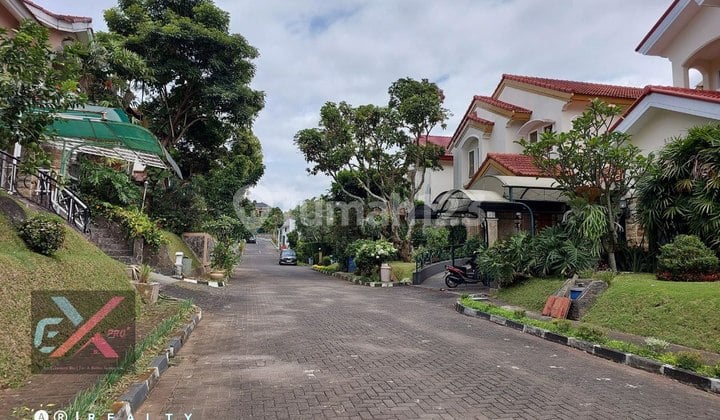 Dijual Hunian Mewah Komplek Dago Permai di Tubagus Ismail Bandung