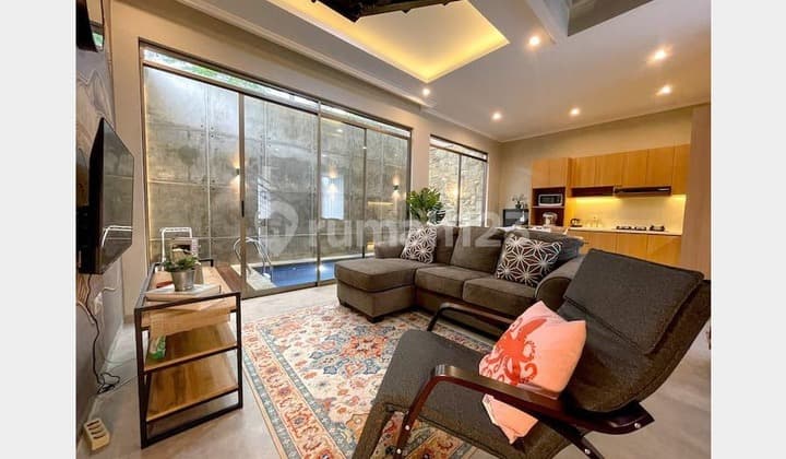 New Villa House in Cigadung Dago Bandung with Swimming Pool Facilities