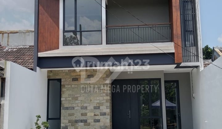 Dijual Modern Tropical House Dalam Cluster di Graha Raya Tangerang Selatan
