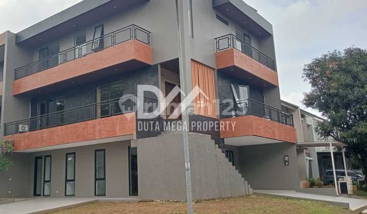 Rumah Dijual Modern Brand New 3 Lantai Hook di Alam Sutera Tangerang